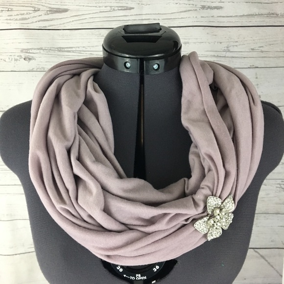 New York & Company Accessories - New York & Company lavender infinity scarf
